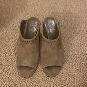 Vince Camuto slides